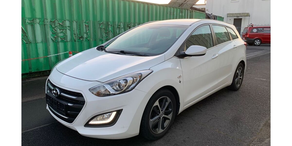 Hyundai i30 138.000 km 6.999 &euro; Bergisch Gladbach 51465
