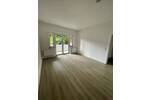 *NEU*NEU*NEU: frisch modernisierte 2 Zimmer, 2 Balkone mit Blick ins Grüne, neues Bad, neuer Boden