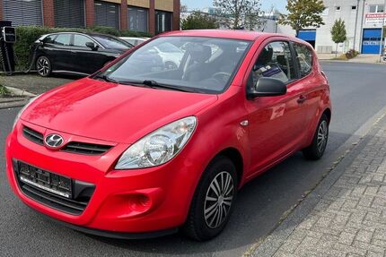 Hyundai i20 100.000 km 3.300 &euro; Köln 50739