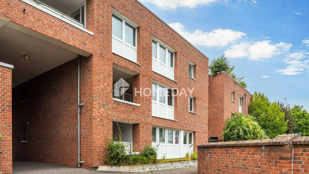 Helle 2-Zimmer-Etagenwohnung mit Loggia und Tiefgaragenstellplatz