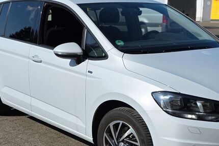 VW Touran 73.800 km 19.950 &euro; Koln 51149