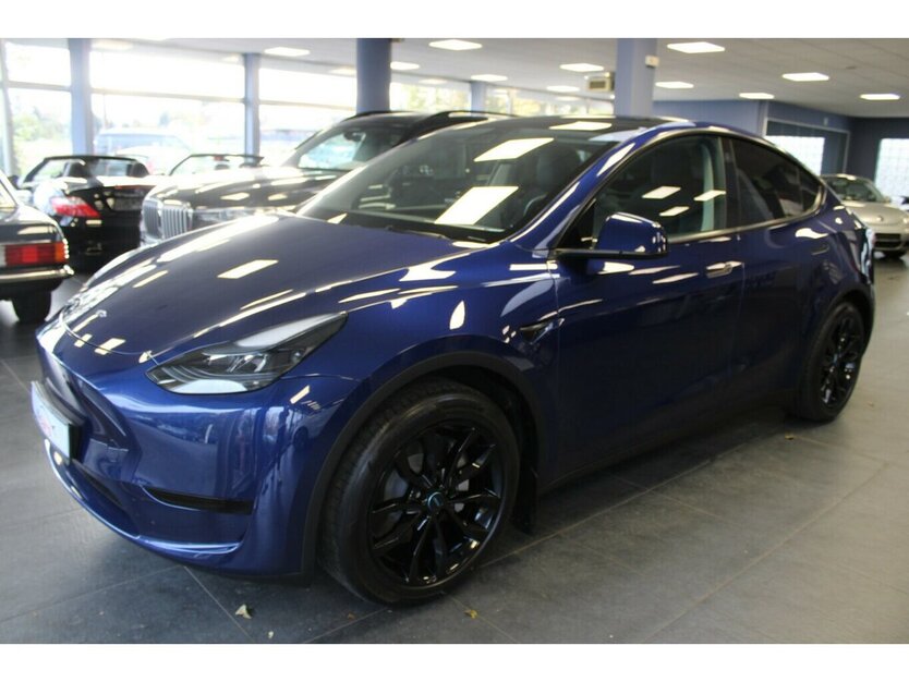 Tesla Model Y RWD 33.530 km 32.980 € Euskirchen 53881