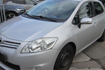 Toyota Auris 72.420 km 7.990 &euro; Köln 51105