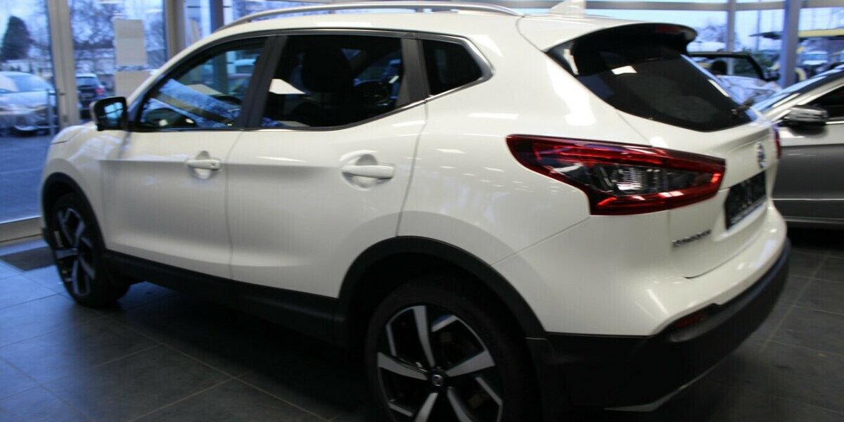 Nissan Qashqai 1.2 DIG-T 2WD Aut. - Panorma - 101.196 km 14.980 &euro; Euskirchen 53881