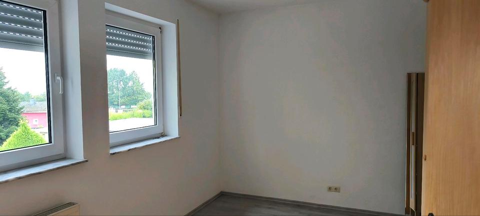 Etagenwohnung Bergisch Gladbach Alt-Frankenforst - 3 Zimmer, 80 m&sup2;, 1.150&euro; | Angebot:27632232