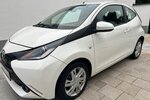 Toyota Aygo (X) 1,0-l-VVT-i x-play touch 94.000 km 6.690 &euro; Troisdorf 53844