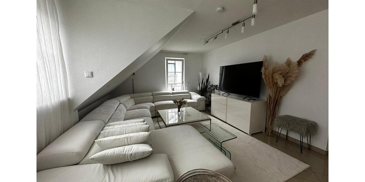 Doppelhaushälfte Köln Kalk - 4.5 Zimmer, 130 m&sup2;, 2.200&euro; | Angebot:24604060