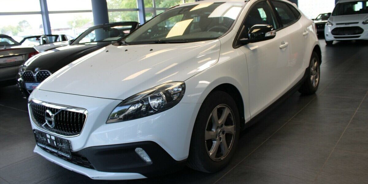 Volvo V40 Cross Country T4 AWD Geartronic 87.986 km 17.980 &euro; Euskirchen 53881