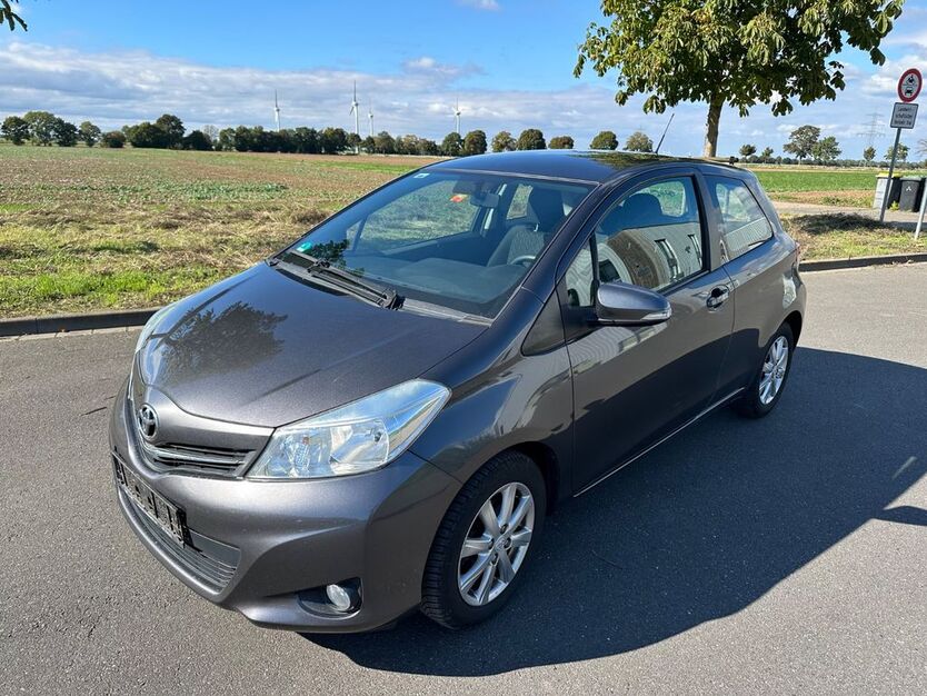 Toyota Yaris 138.337 km 3.300 € Euskirchen 53881