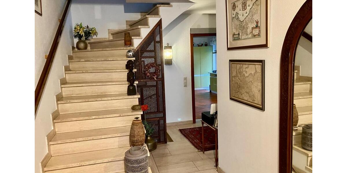 Einfamilienhaus Königswinter - 8 Zimmer, 250 m&sup2;, 680.000&euro; | Angebot:27056784