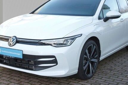 VW Golf 8.000 km 34.880 &euro; Meckenheim / Bonn 53340