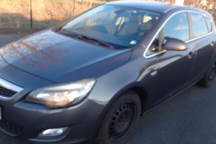 Opel Astra 295.000 km 2.499 € Zülpich 53909