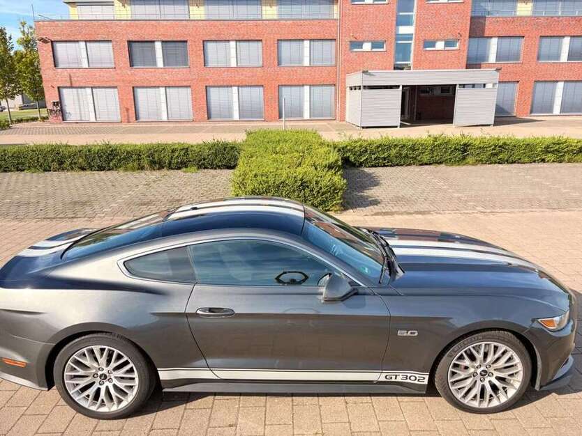 Ford Mustang 75.000 km 18.099 € Köln 50827