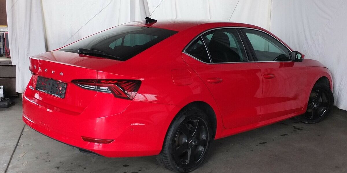 Skoda Octavia KUNDENAUFTRAG: STYLE NAVI BLUETOOTH PARKPI 53.254 km 19.904 &euro; Köln 50858