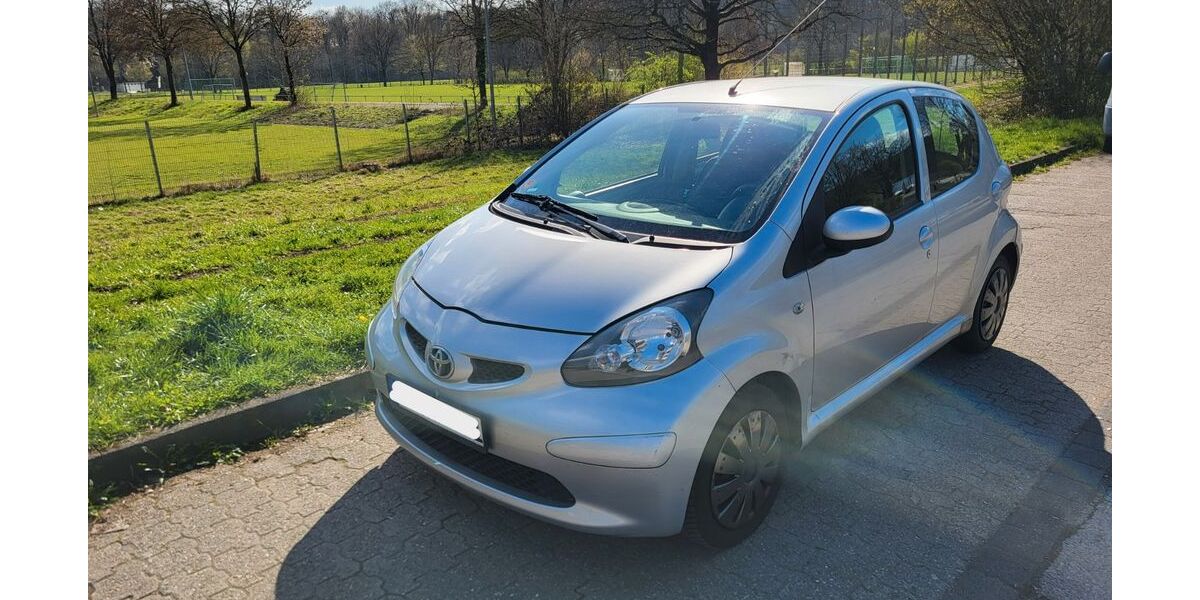 Toyota Aygo (X) 158.980 km 2.199 &euro; Overath 51491