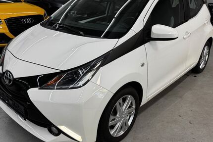 Toyota Aygo (X) 88.000 km 6.890 &euro; Much 53804