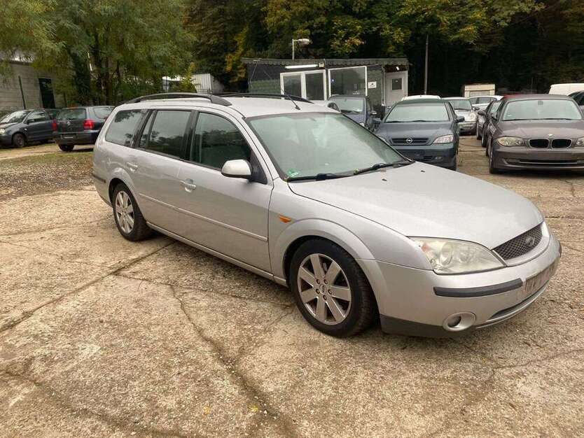 Ford Mondeo 227.919 km 800 € Bonn 53227