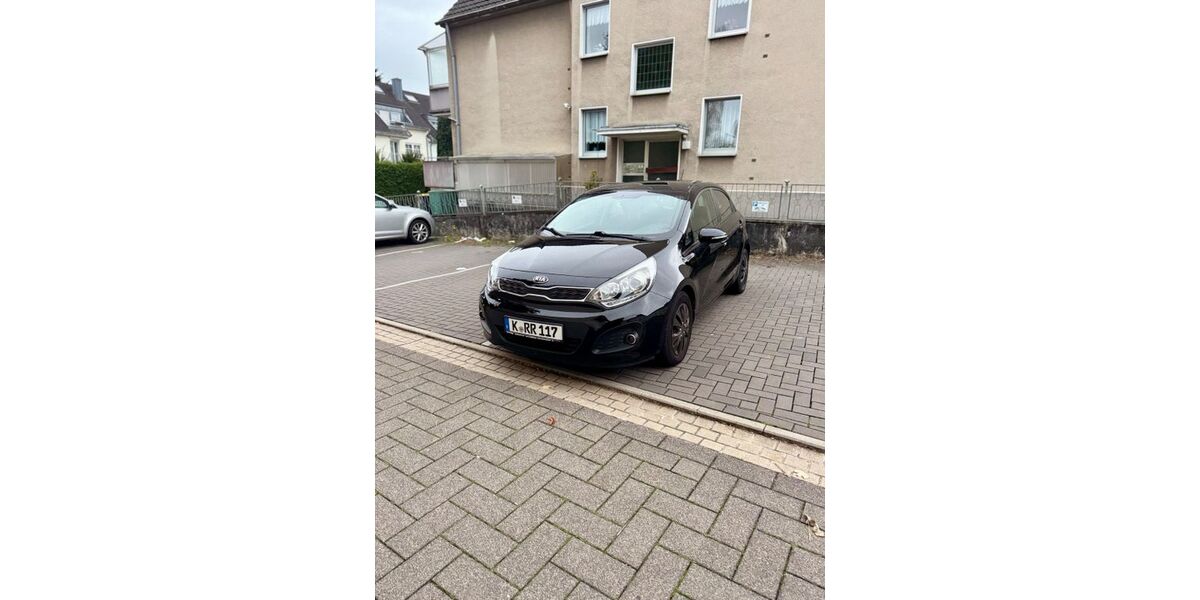 Kia Rio 180.000 km 3.850 &euro; Köln 51105