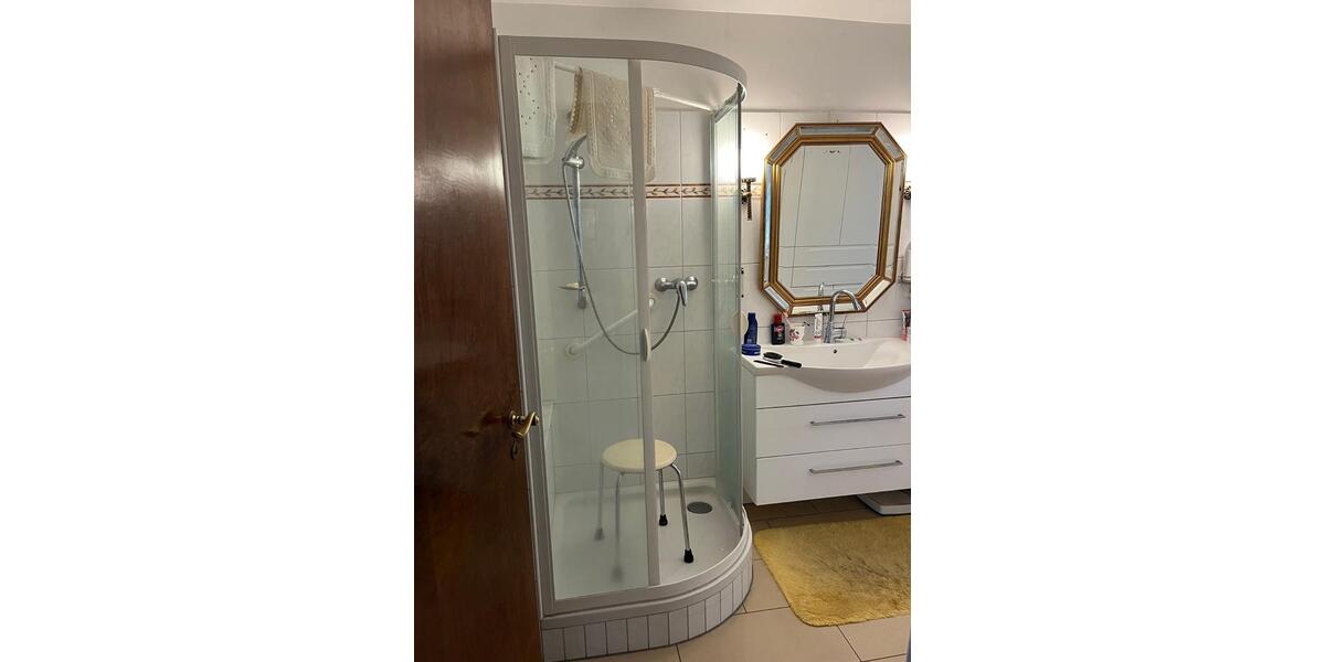 Erdgeschoßwohnung Bonn Lannesdorf - 3 Zimmer, 160 m&sup2;, 1.850&euro; | Angebot:24701227