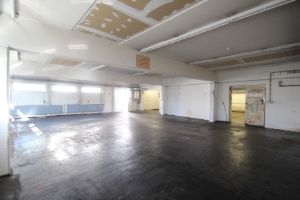 Vielseitige Gewerbeimmobilie mit großzügiger Hallen-Lagerfläche und Büro in Bonn-Beuel - Gewerbeobjekt Bonn Küdinghoven | Angebot:27202140
