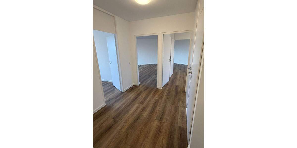 Etagenwohnung Köln Westhoven - 3 Zimmer, 96 m&sup2;, 1.400&euro; | Angebot:25802583