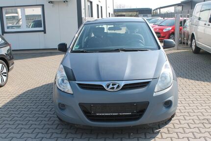 Hyundai i20 111.782 km 2.950 &euro; Euskirchen 53879