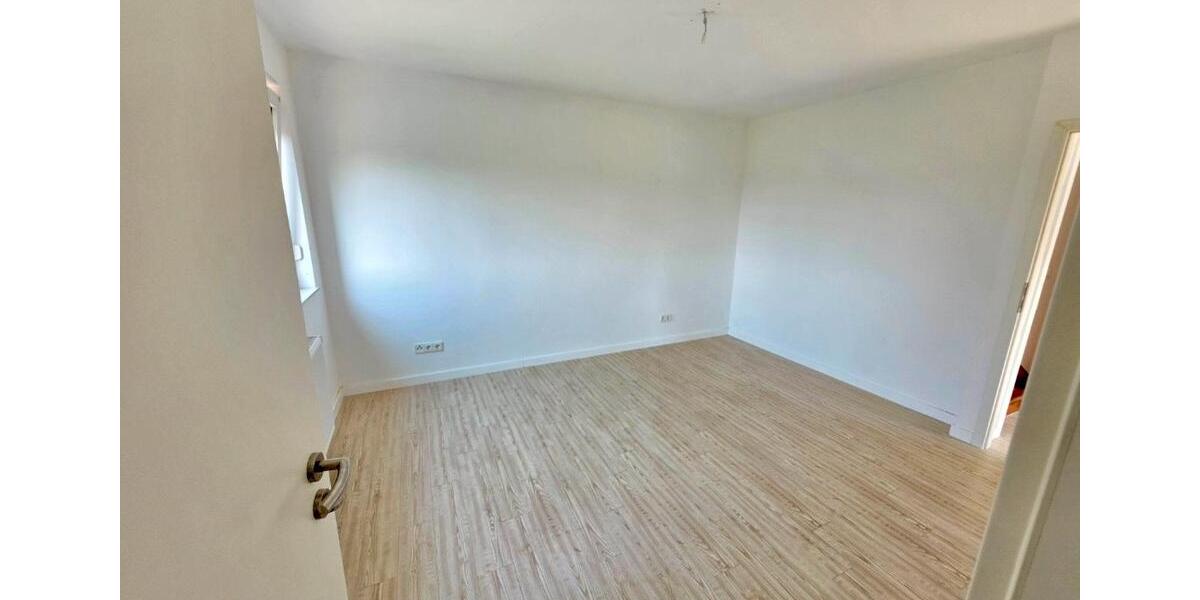 Doppelhaushälfte Köln Mülheim - 7 Zimmer, 145 m&sup2;, 2.400&euro; | Angebot:25157905