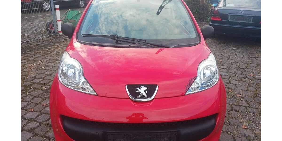 Peugeot 107 58.000 km 2.450 &euro; Bonn 53177