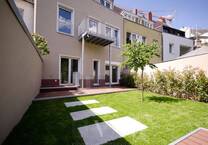 Provisionsfrei - Barrierearme Erdgeschoßwohnung mit tollem Garten in saniertem Altbau