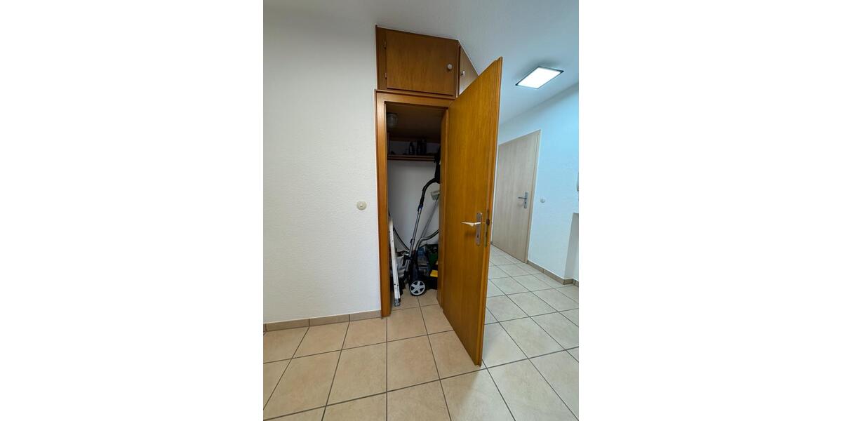 2 Zimmer Dachgeschosswohnung in Ahrweiler, Dusche, Bad,Küche,Raum 2 zimmer