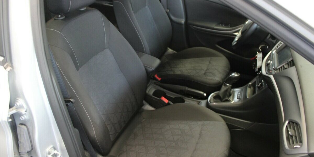 Opel Astra 1.4 Turbo 120 Jahre 72.750 km 12.980 &euro; Euskirchen 53881