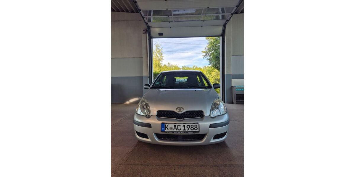 Toyota Yaris 222.629 km 1.500 &euro; Köln 51143