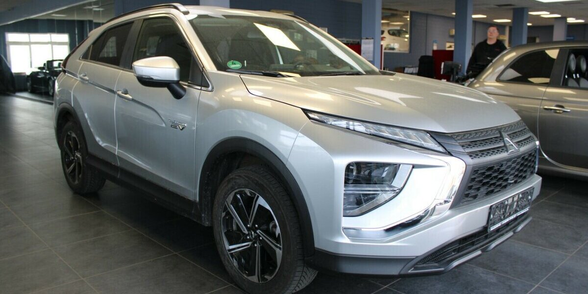 Mitsubishi Eclipse Cross Plug-In-Hybrid 4WD Basis 44.849 km 17.980 &euro; Euskirchen 53881