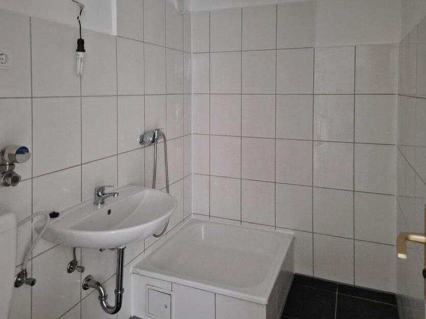 Familienfreundliche, frisch renovierte 3-Zimmer-Wohnung mit Balkon und weitem Blick! zimmer