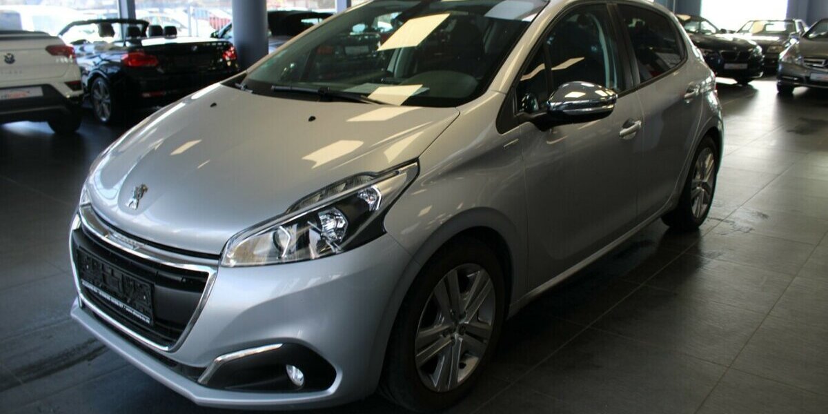Peugeot 208 1.2 PureTech 82 Style - Panorama - 5-Türig - 89.226 km 8.980 &euro; Euskirchen 53881