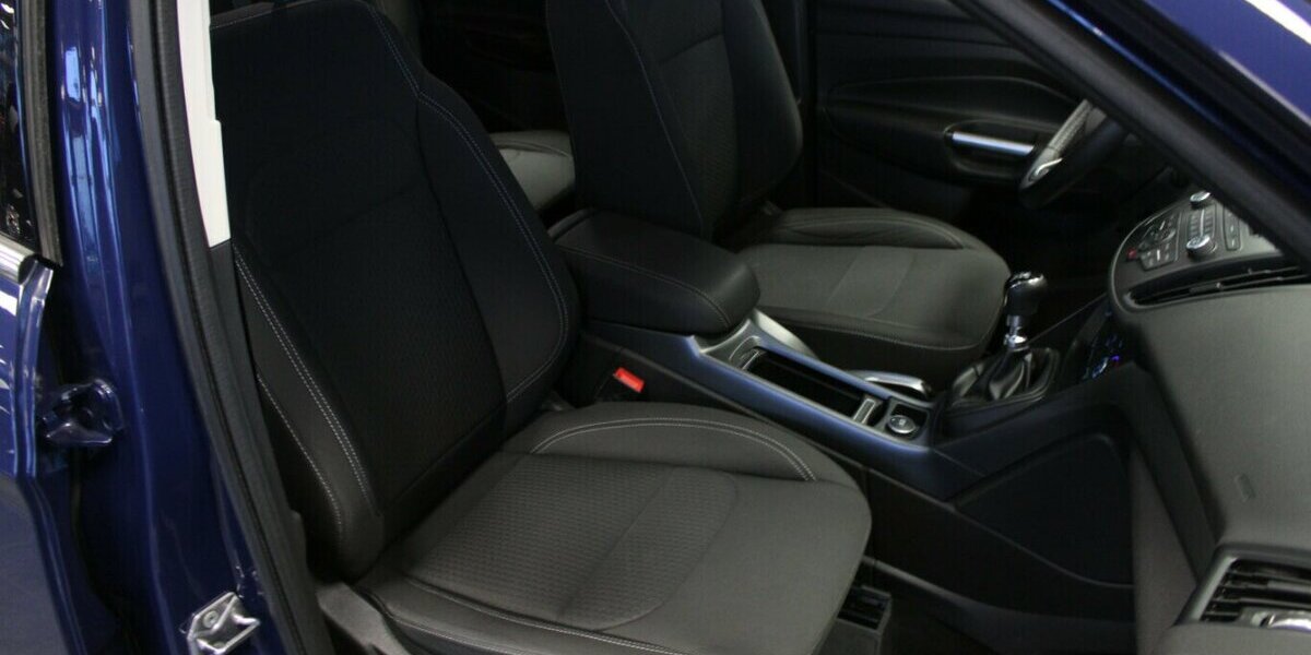 Ford Kuga 2.0 TDCi 2x4 Trend 115.640 km 11.980 &euro; Euskirchen 53881