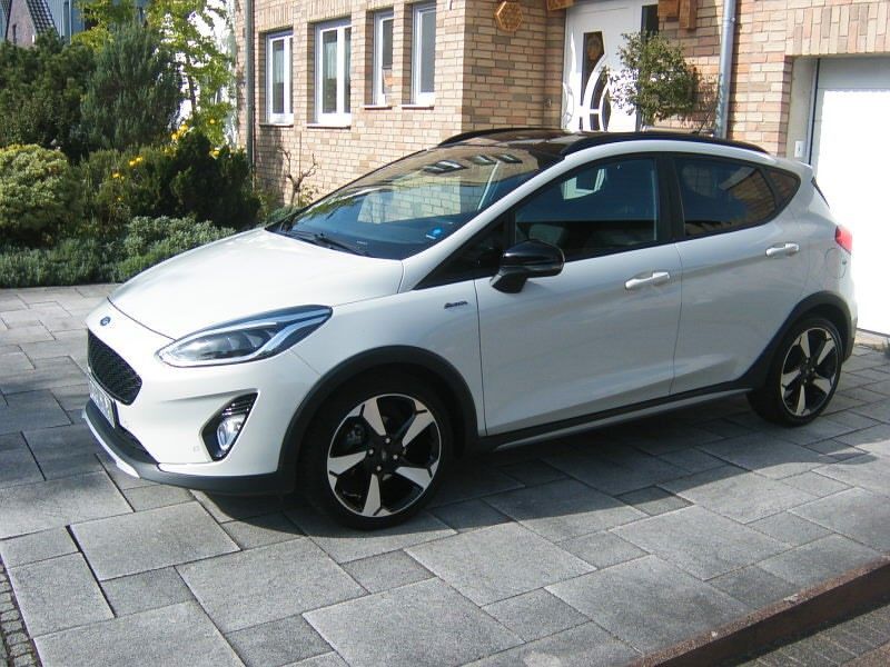 Ford Fiesta 32.900 km 15.900 € Köln Heimersdorf 50767