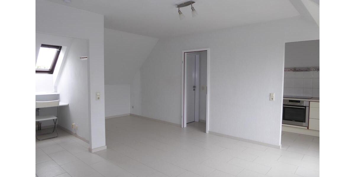 Dachgeschoßwohnung Bonn Auerberg - 1 Zimmer, 30 m&sup2;, 580&euro; | Angebot:26399111