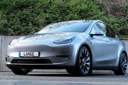 Tesla Model Y 50.828 km 41.980 &euro; Köln 50996