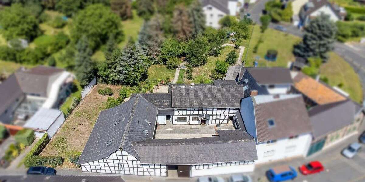 Einfamilienhaus Bonn Hardtberg - 8 Zimmer, 232 m&sup2;, 1.250.000&euro; | Angebot:23844772