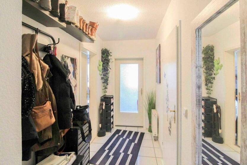 Schönes Ein- Zweifamilienhaus in Bonn-Schwarzrheindorf - Ideal für Eigennutzer und Anleger 5 zimmer