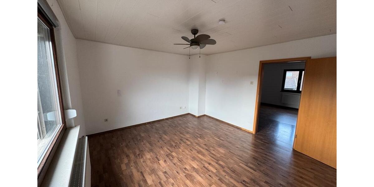 Einfamilienhaus Hennef (Sieg) - 4 Zimmer, 146 m&sup2;, 1.250&euro; | Angebot:25261333