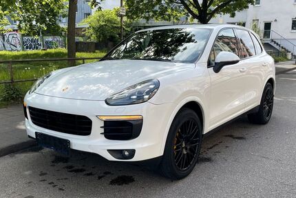 Porsche Cayenne 204.098 km 30.000 &euro; Köln 51105