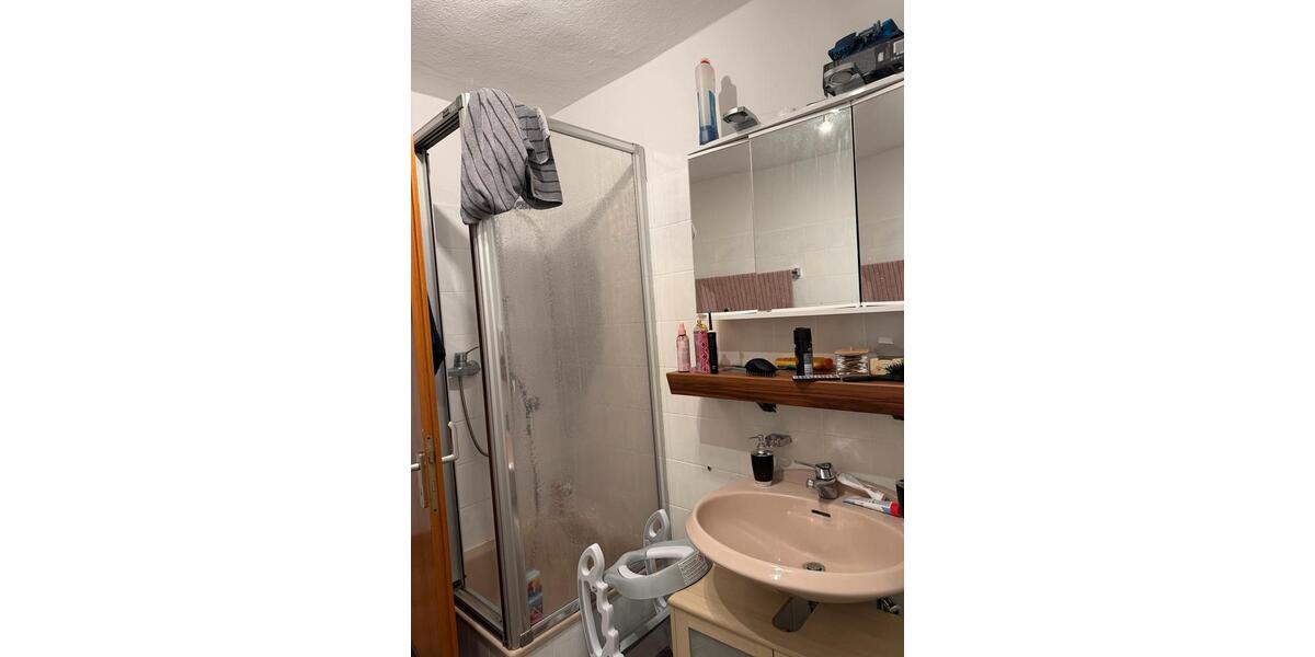 Etagenwohnung Hennef (Sieg) - 3 Zimmer, 92 m&sup2;, 1.250&euro; | Angebot:25756653