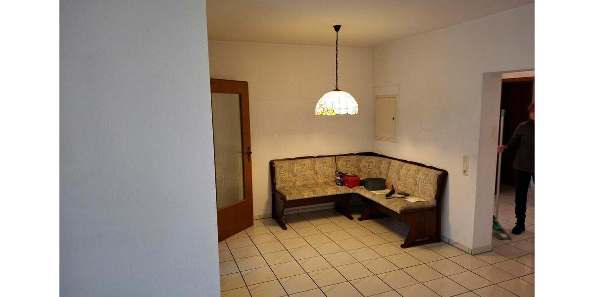 Erdgeschoßwohnung Hürth - 3 Zimmer, 98 m&sup2;, 1.350&euro; | Angebot:26465560