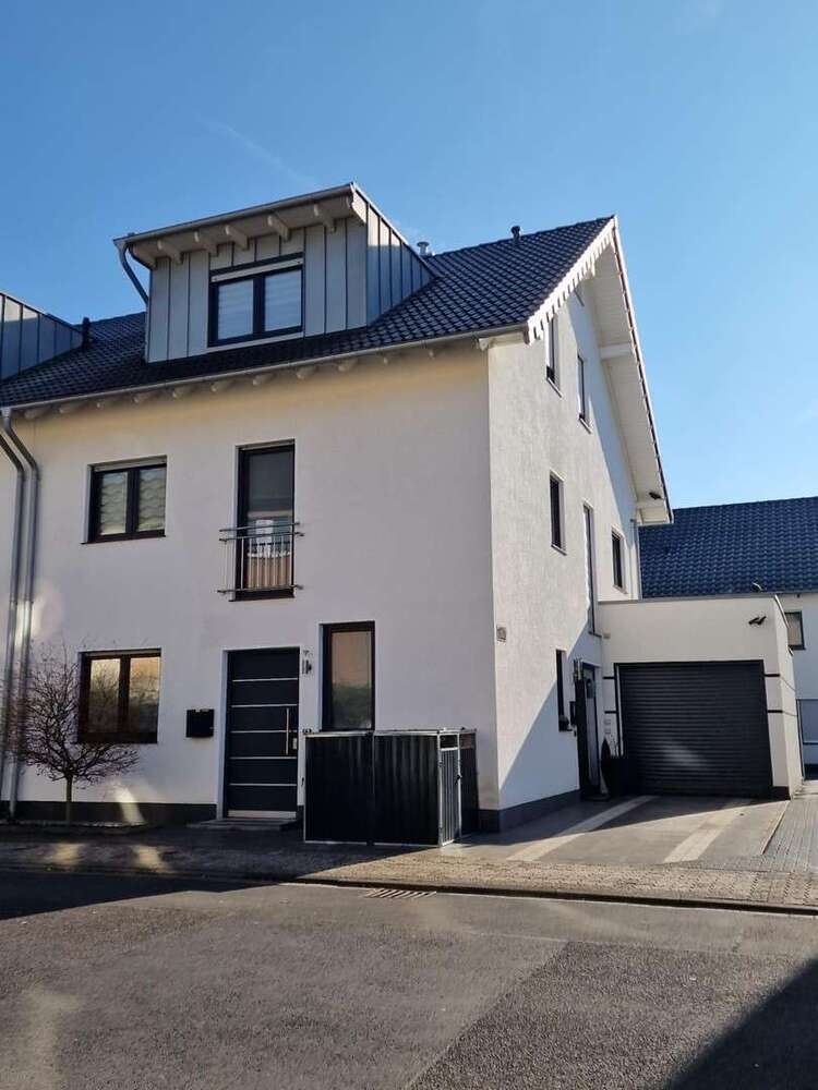 Wohnung zum Kaufen in Troisdorf 949.000 € 180 m²