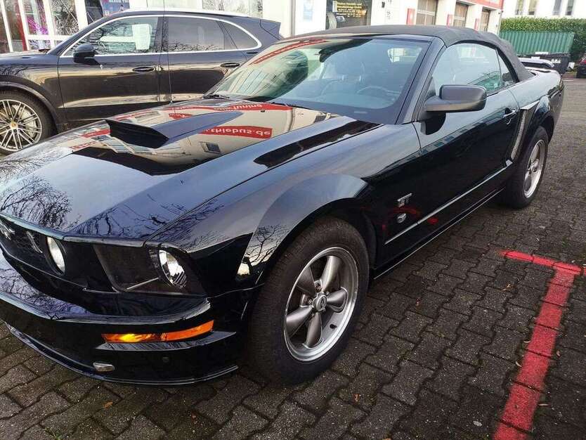 Ford Mustang 99.800 km 17.900 € Sankt Augustin 53757