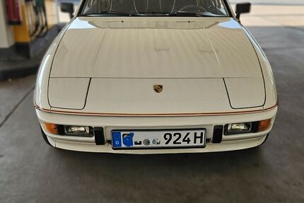 Porsche 924 70.385 km 15.900 € Overath 51491
