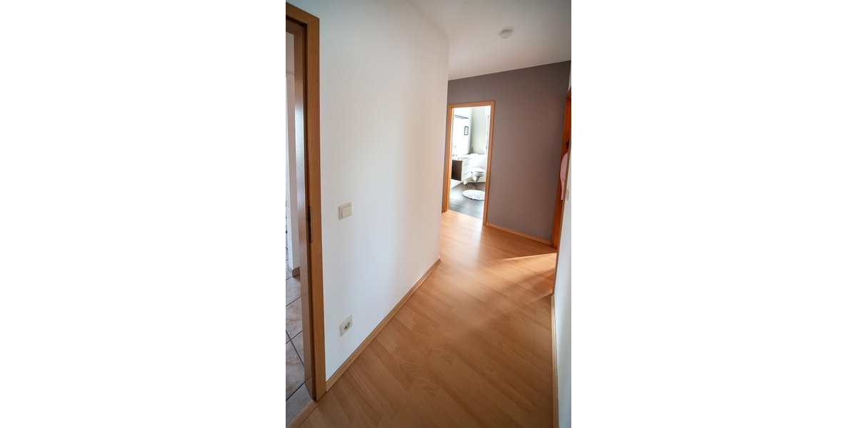 Charmantes Zweifamilienhaus mit gepflegtem Garten – Viel Platz, ruhige Lage in idyllischer Waldnähe - Zweifamilienhaus Rheinbreitbach | Angebot:23660349