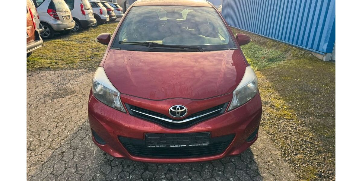Toyota Yaris 248.883 km 3.399 &euro; Euskirchen 53879